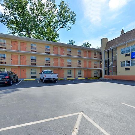 Media Inn & Suites Екстериор снимка