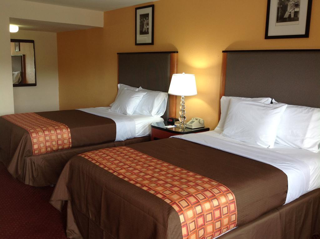 Media Inn & Suites Екстериор снимка
